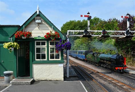 Hythe & Waterside Coaches Ltd