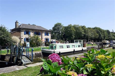 ILLE FLOTTANTE à Hédé-Bazouges