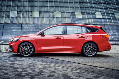 Images-Of-A-Red-Ford-Focus
