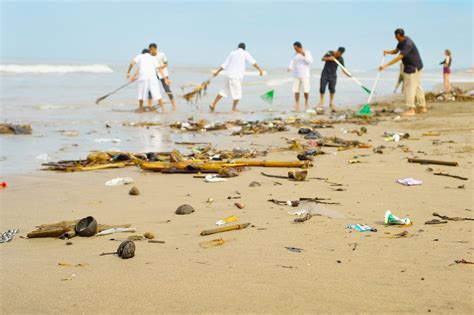 Polusi pantai di Indonesia