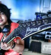 Indonesian guitar player