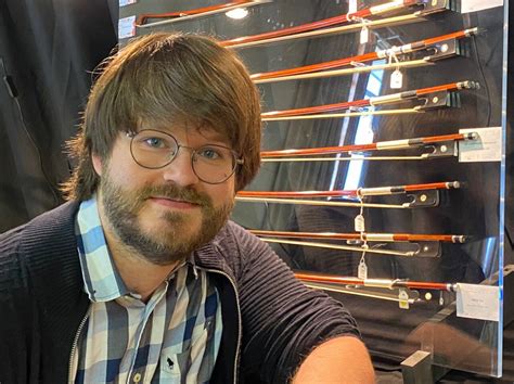 Jon Hess Archetier Luthier à Engwiller