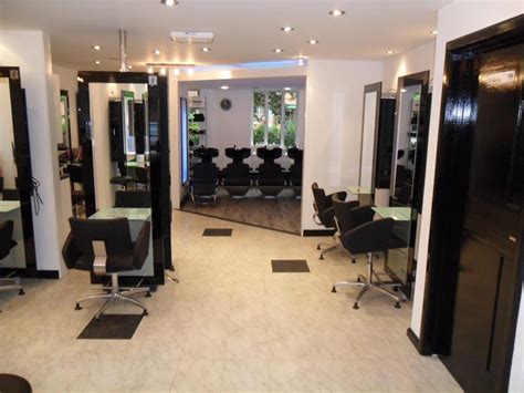 Julian's Hair Salon (Newbury)