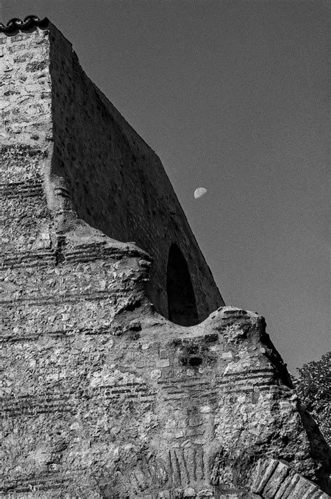 Jump Over The Moon à Cluny