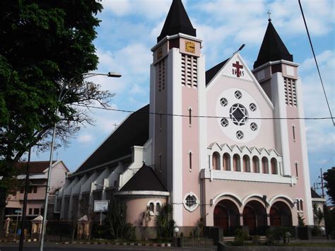 Kelahiran Santa Perawan Maria Cathedral (Malang) Indonesia