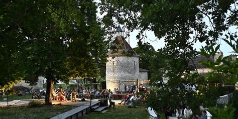 LA MAISON FORTE à Monbalen