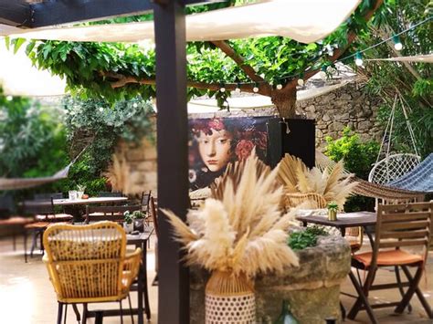 La Cascade devient BG à Castries