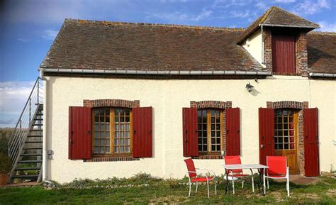 La Longère aux Volets Rouges à Maillebois