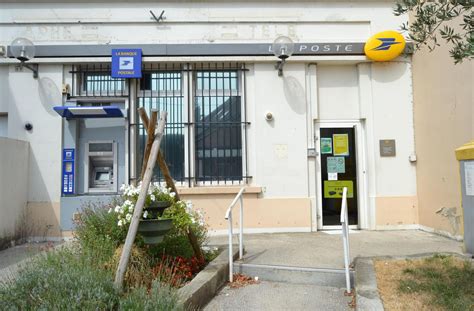 La Poste à Mandres-les-Roses