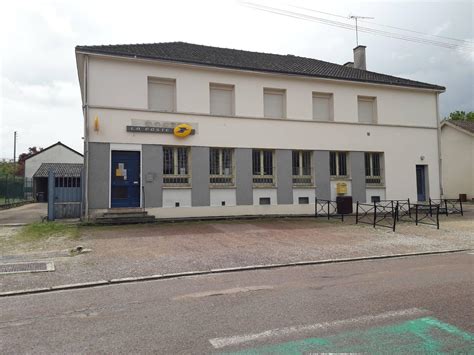 La Poste à Marcilly-le-Hayer