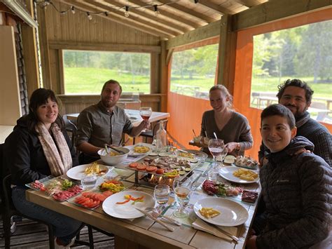 La table du Bugnon à Lac-des-Rouges-Truites