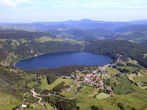 Lac d'Issarlès à Le Lac-d'Issarlès