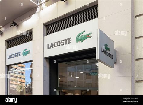 Lacoste à Valence
