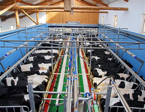 Landmaschinenhändler für Milchviehbetriebe