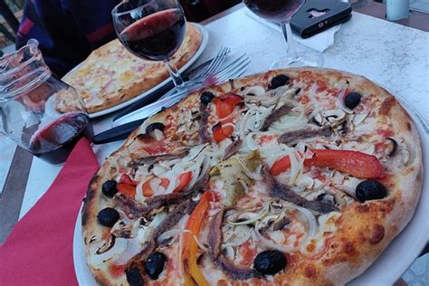 Larsof Pizza à La Courneuve