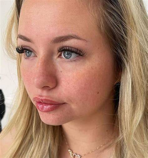 Lash and Brows 64 à Anglet