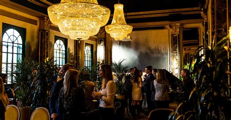 Le {Club} à Saint-Denis