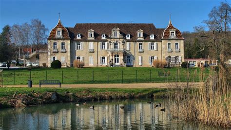 Le Tiki à Novillars