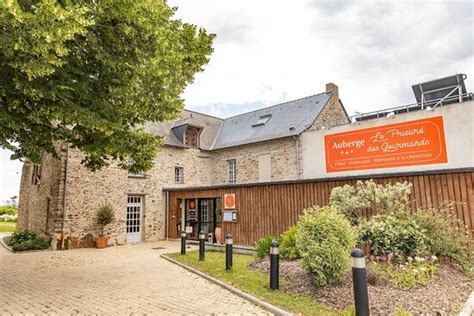 Le prieuré à Aiton
