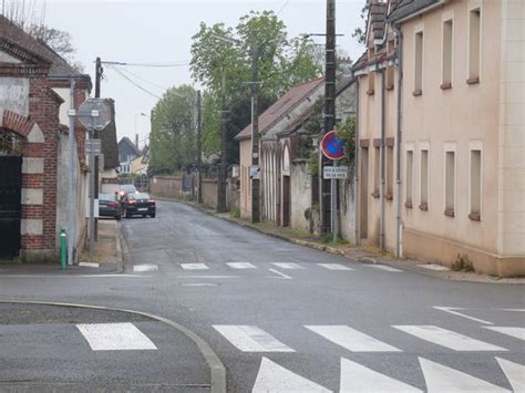 Les Branchés des sentiers à Fontaine-la-Guyon