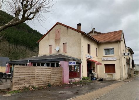 Les Volets Rouges à Florac Trois Rivières