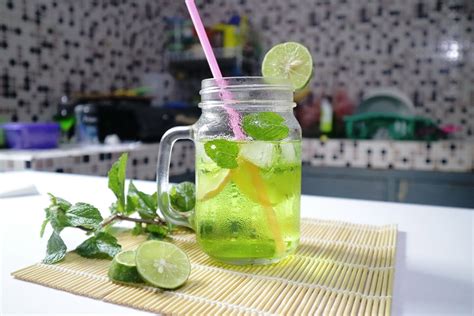 Lime pada Makanan dan Minuman yang Asam