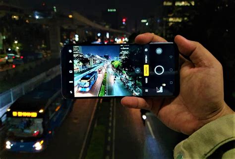 Low Light Boost Mode di Aplikasi Kamera Terang di Malam Hari
