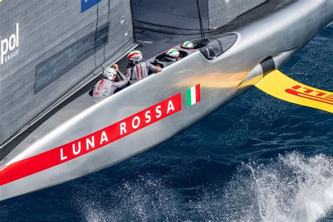 Luna Rossa Naples
