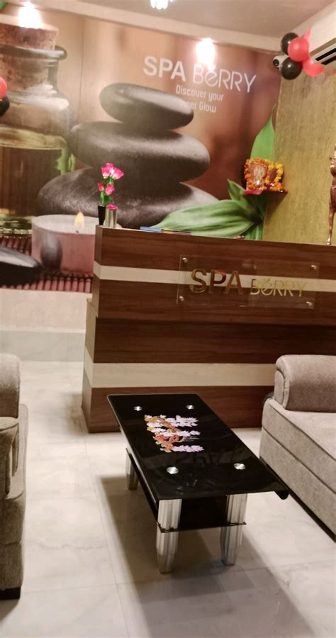 Luxurious Spa - Massage Spa In Vyapar Kendra Sushant Lok Gurgaon
