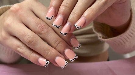 Luxury nails