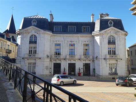 Mairie à Decize
