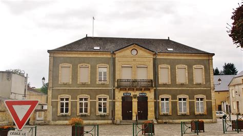 Mairie à Pouru-Saint-Remy