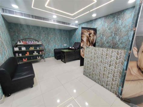 Makhan Salon