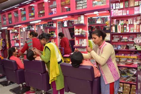 Maraj Hair Cutting Salon