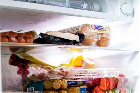 May Cause Poisoning.. Common Mistakes in Storing Food Inside the Refrigerator