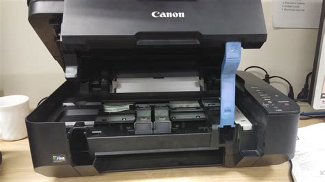 Mengelepas Cartridge Printer