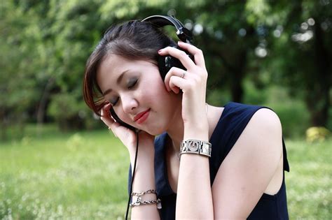 Meningkatkan Konsentrasi mendengarkan musik