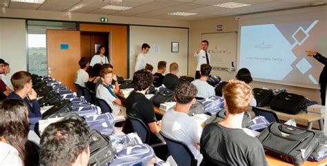 Mermoz Academy à Tours