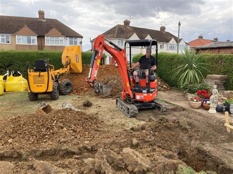 Mini Digger And Driver Hire,Luton,Dunstable,Flitwick,Amphill,st.ablans,Harpenden
