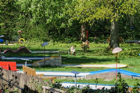 Minigolf zur Burgruine