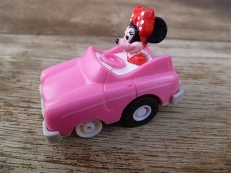 Minnie-MouseDriving-Car