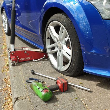 Mobile Tyre Fitting 24 Hour Emergency Call Out