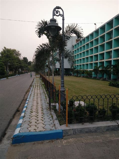 Mohanpur Bodhan Hall Park
