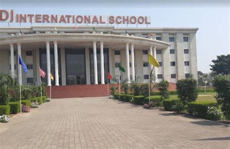 Monarch International School