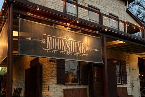 Moonshine nightclub & Prohibition cocktail bar