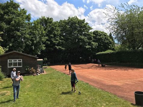 Moor Pool Tennis Club