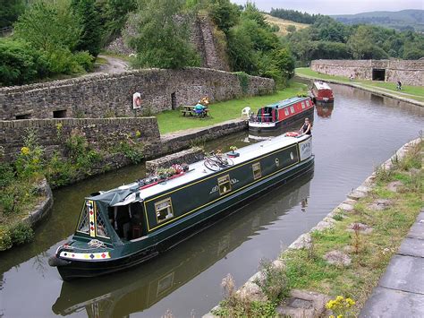 Narrow boat & Motor home Hire