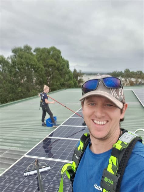 Nathan Jones Window Cleaning & House Wash Downs