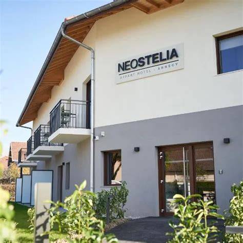 Neostelia à Annecy
