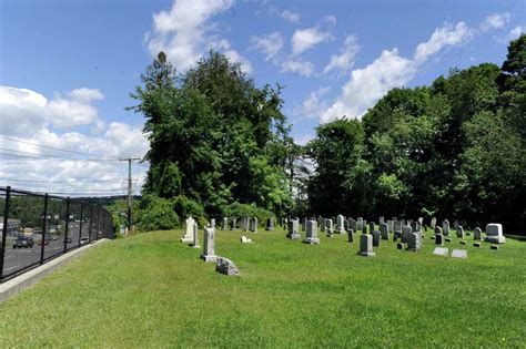 New Private Graveyard Cemetery Godhiyari !! न्यू निज़ कब्रिस्तान गोढ़ियारी(बगीचा)